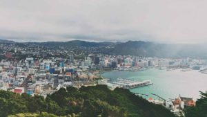 Vista aérea de Wellington, uma das cidades para morar na Nova Zelândia